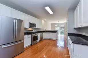 8426 Dawn Ln, Darien, IL 60561 - Photo 6
