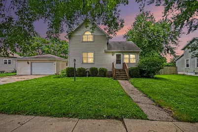 304 N Maple Street, Grant Park, IL 60940 - Photo 1
