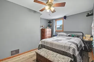 304 N Maple St, Grant Park, IL 60940 - Photo 14