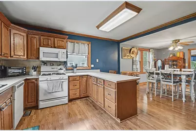 304 N Maple Street, Grant Park, IL 60940 - Photo 6