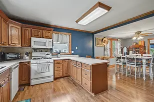 304 N Maple St, Grant Park, IL 60940 - Photo 6
