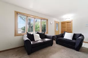 286 N Tomagene Dr, Bourbonnais, IL 60914 - Photo 2
