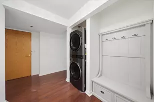 345 N LaSalle St, Chicago, IL 60654 - Photo 10