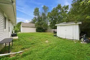 412 S State St, Aurora, IL 60505 - Photo 26
