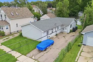 412 S State St, Aurora, IL 60505 - Photo 24