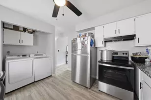 412 S State St, Aurora, IL 60505 - Photo 14