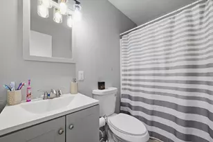 412 S State St, Aurora, IL 60505 - Photo 16