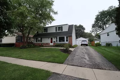 348 Cherrywood Road, Buffalo Grove, IL 60089 - Photo 2