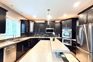 2104 Westover Rd, North Aurora, IL 60542 - Photo 10