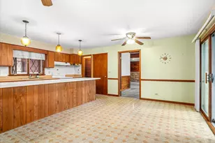3S984 Oakland Ln, North Aurora, IL 60542 - Photo 10