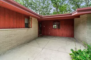 3S984 Oakland Ln, North Aurora, IL 60542 - Photo 4