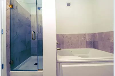 630 N State Street #2202, Chicago, IL 60654 - Photo 6