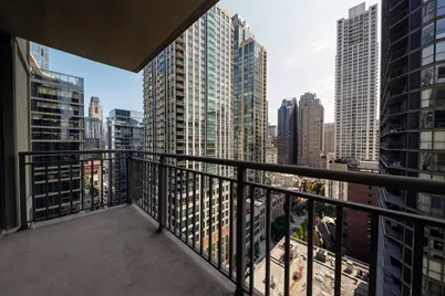 630 N State Street #2202, Chicago, IL 60654 - Photo 4