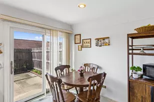 1753 Bristol Walk, Hoffman Estates, IL 60169 - Photo 6