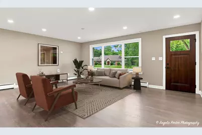 2257 Shannondale Drive, Green Oaks, IL 60048 - Photo 4