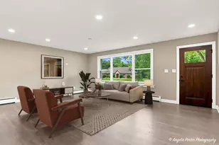 2257 Shannondale Dr, Green Oaks, IL 60048 - Photo 4