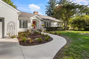 7 Greencroft Dr, Champaign, IL 61821 - Photo 2