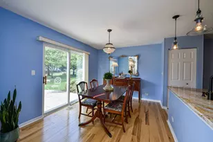 1004 Charlestowne Dr, West Chicago, IL 60185 - Photo 4