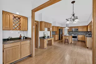 450 Ford Ln, Bartlett, IL 60103 - Photo 8