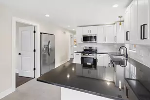 2121 W 71st Pl, Chicago, IL 60636 - Photo 10