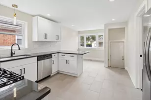 2121 W 71st Pl, Chicago, IL 60636 - Photo 8