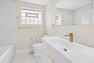 2121 W 71st Pl, Chicago, IL 60636 - Photo 18