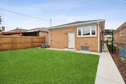 2121 W 71st Place, Chicago, IL 60636 - Photo 22