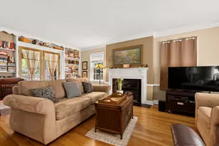 221 N Highland Ave, Rockford, IL 61107 - Photo 2
