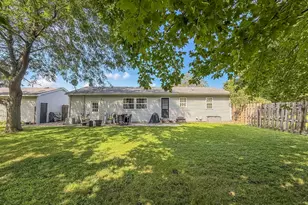 810 N 4th St, Saint John, IL 61873 - Photo 40