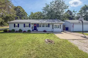 810 N 4th St, Saint John, IL 61873 - Photo 2