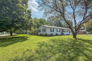 810 N 4th St, Saint John, IL 61873 - Photo 48