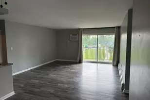 16W486 Lake Dr, Willowbrook, IL 60527 - Photo 2