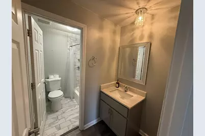 16W486 Lake Drive #201, Willowbrook, IL 60527 - Photo 8
