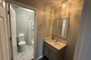 16W486 Lake Dr, Willowbrook, IL 60527 - Photo 8