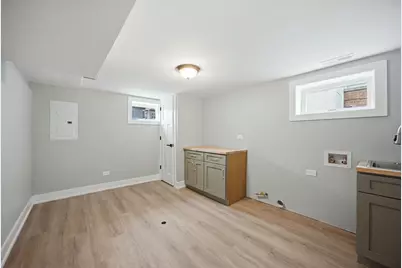 9243 S Francisco Avenue, Evergreen Park, IL 60805 - Photo 30
