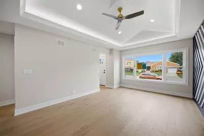 9243 S Francisco Avenue, Evergreen Park, IL 60805 - Photo 6