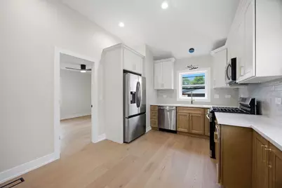 9243 S Francisco Avenue, Evergreen Park, IL 60805 - Photo 14