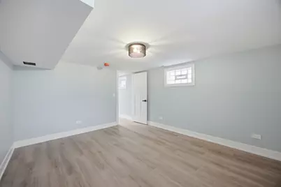 9243 S Francisco Avenue, Evergreen Park, IL 60805 - Photo 32