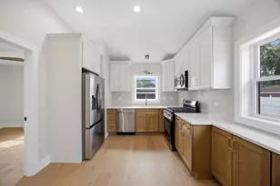 9243 S Francisco Ave, Evergreen Park, IL 60805 - Photo 12