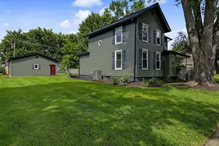 308 W Navaho Ave, Shabbona, IL 60550 - Photo 4