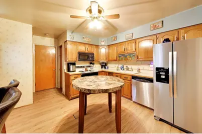 75 Ridgewood Road, Elk Grove Village, IL 60007 - Photo 8