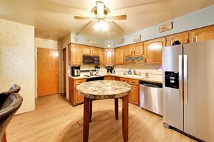 75 Ridgewood Rd, Elk Grove Village, IL 60007 - Photo 8