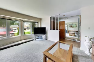 75 Ridgewood Rd, Elk Grove Village, IL 60007 - Photo 4