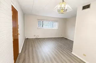 3850 S Parkway Dr, Northbrook, IL 60062 - Photo 2