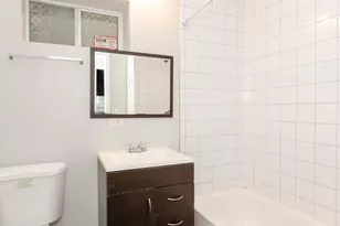 1355 W Walton St, Chicago, IL 60642 - Photo 10