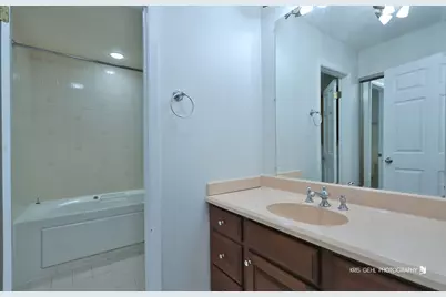 605 W Gilbert Road, Palatine, IL 60067 - Photo 12