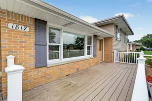 1817 Root St, Crest Hill, IL 60403 - Photo 4