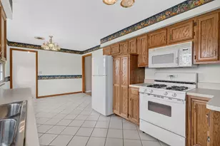 1817 Root St, Crest Hill, IL 60403 - Photo 18