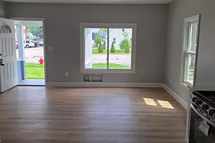 238 N Farnsworth Ave, Aurora, IL 60505 - Photo 6