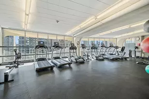 300 N State St, Chicago, IL 60654 - Photo 10